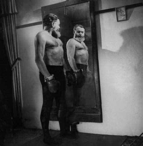 ernest hemingway nude|Rare Vintage Photographs Captured Ernest Hemingway Posing。